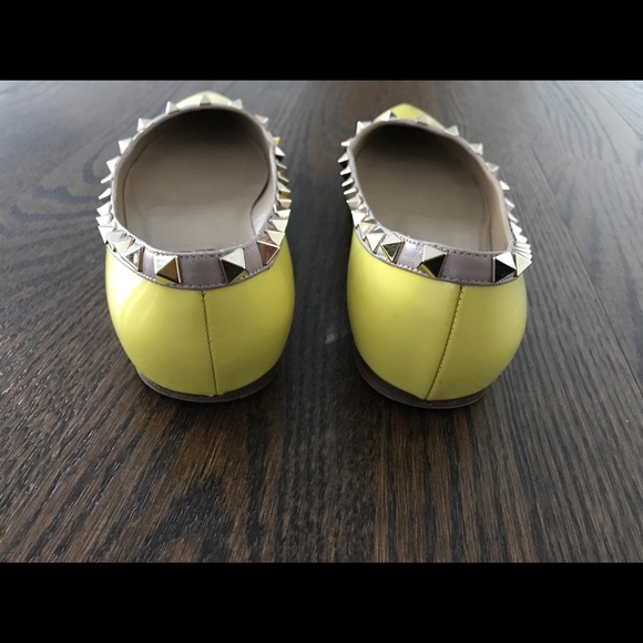 Valentino Yellow Rockstud Patent Ballerina Flats - Picture 7 of 8